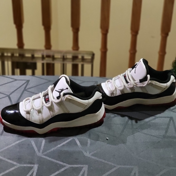 KIDS Jordans - Picture 2 of 4